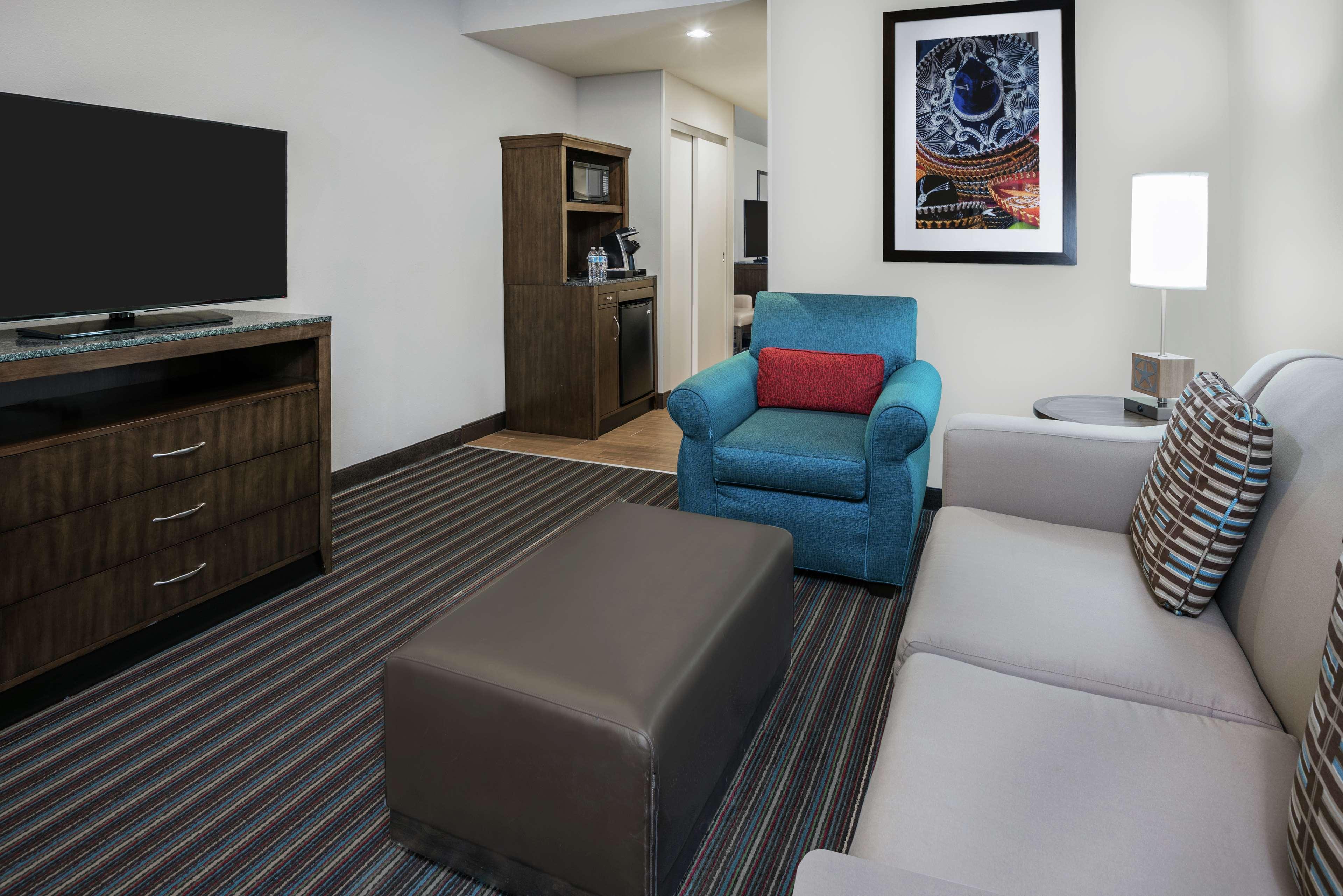 Hilton Garden Inn San Antonio/Rim Pass Drive Exterior foto