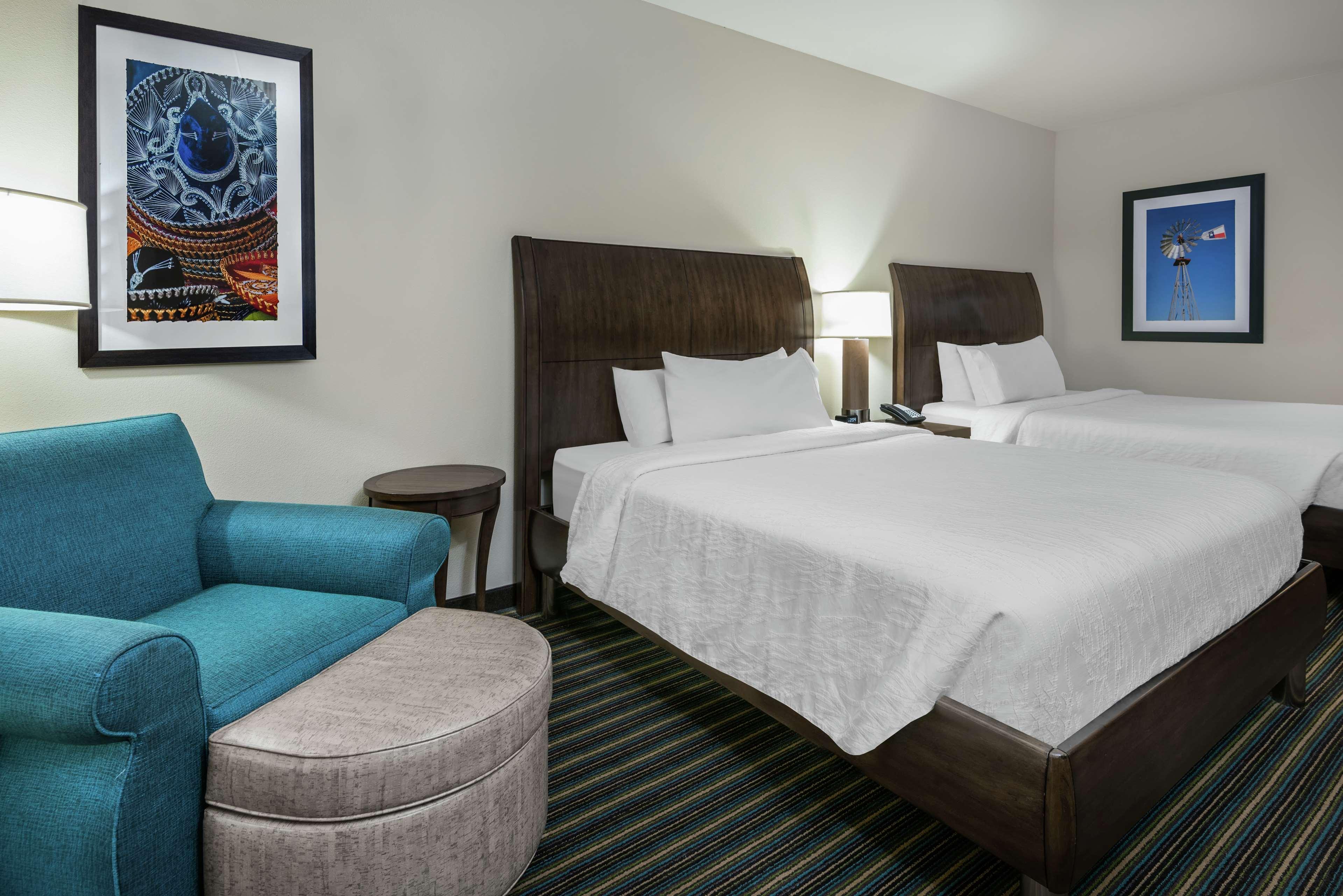 Hilton Garden Inn San Antonio/Rim Pass Drive Exterior foto