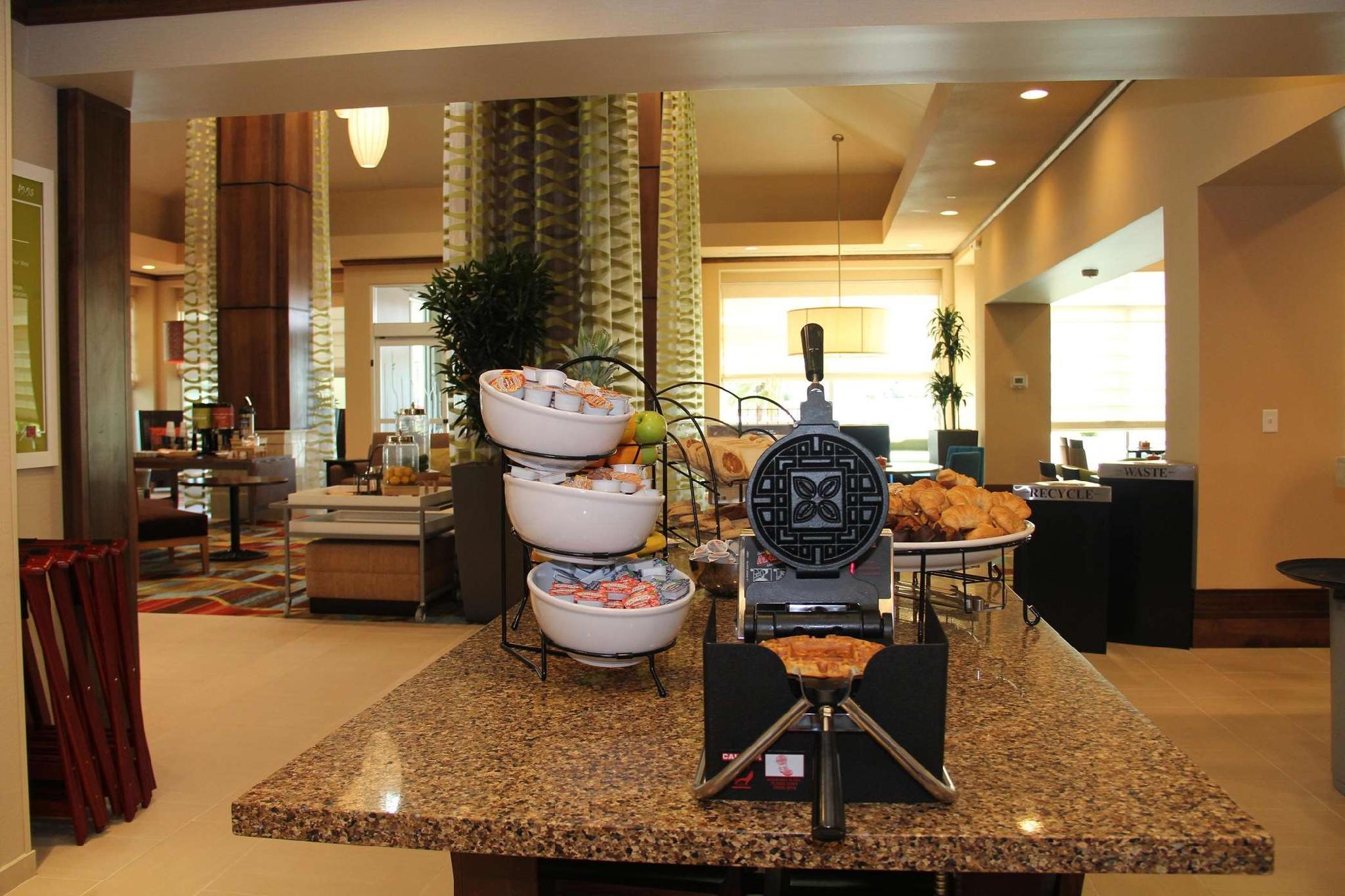 Hilton Garden Inn San Antonio/Rim Pass Drive Exterior foto
