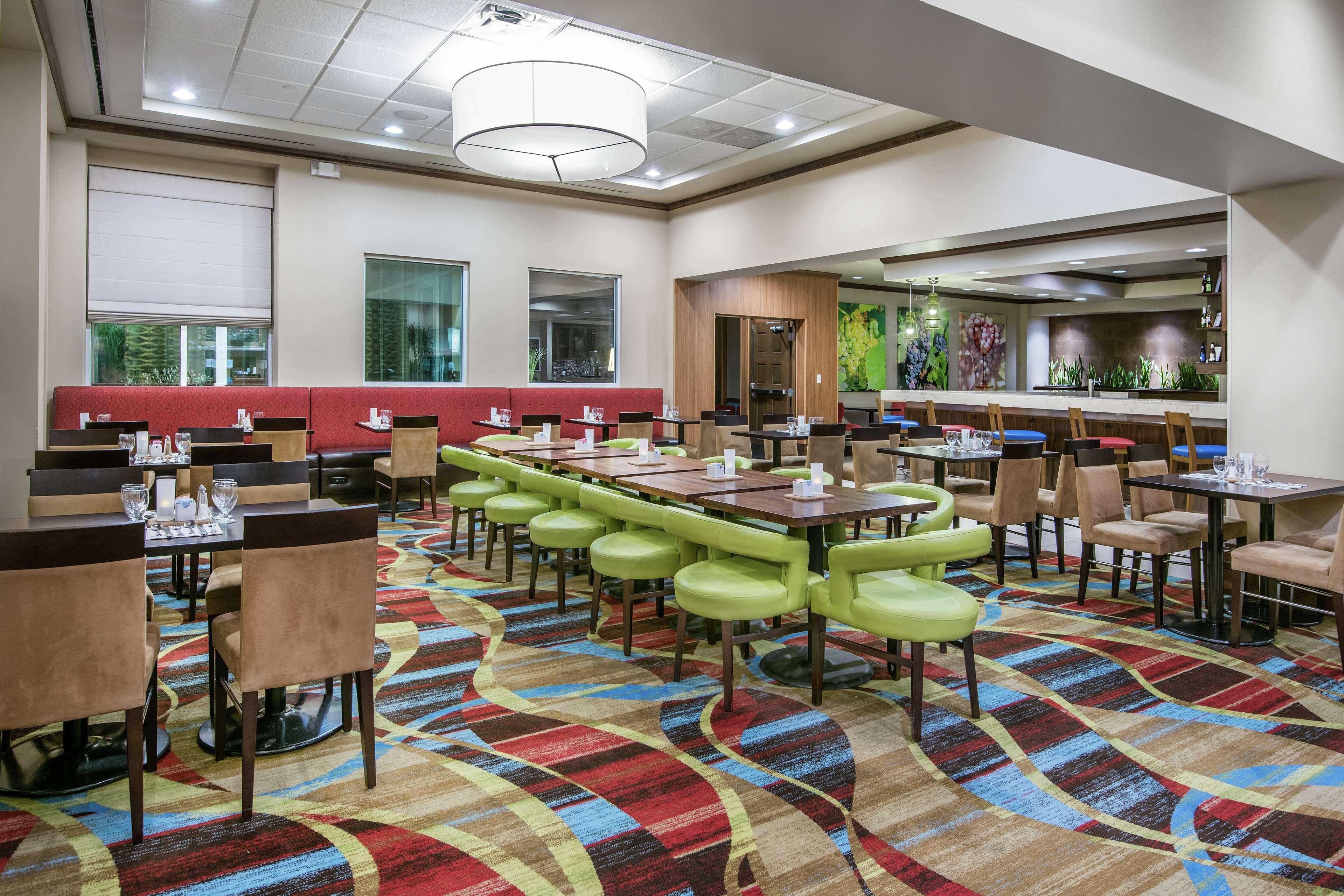 Hilton Garden Inn San Antonio/Rim Pass Drive Exterior foto