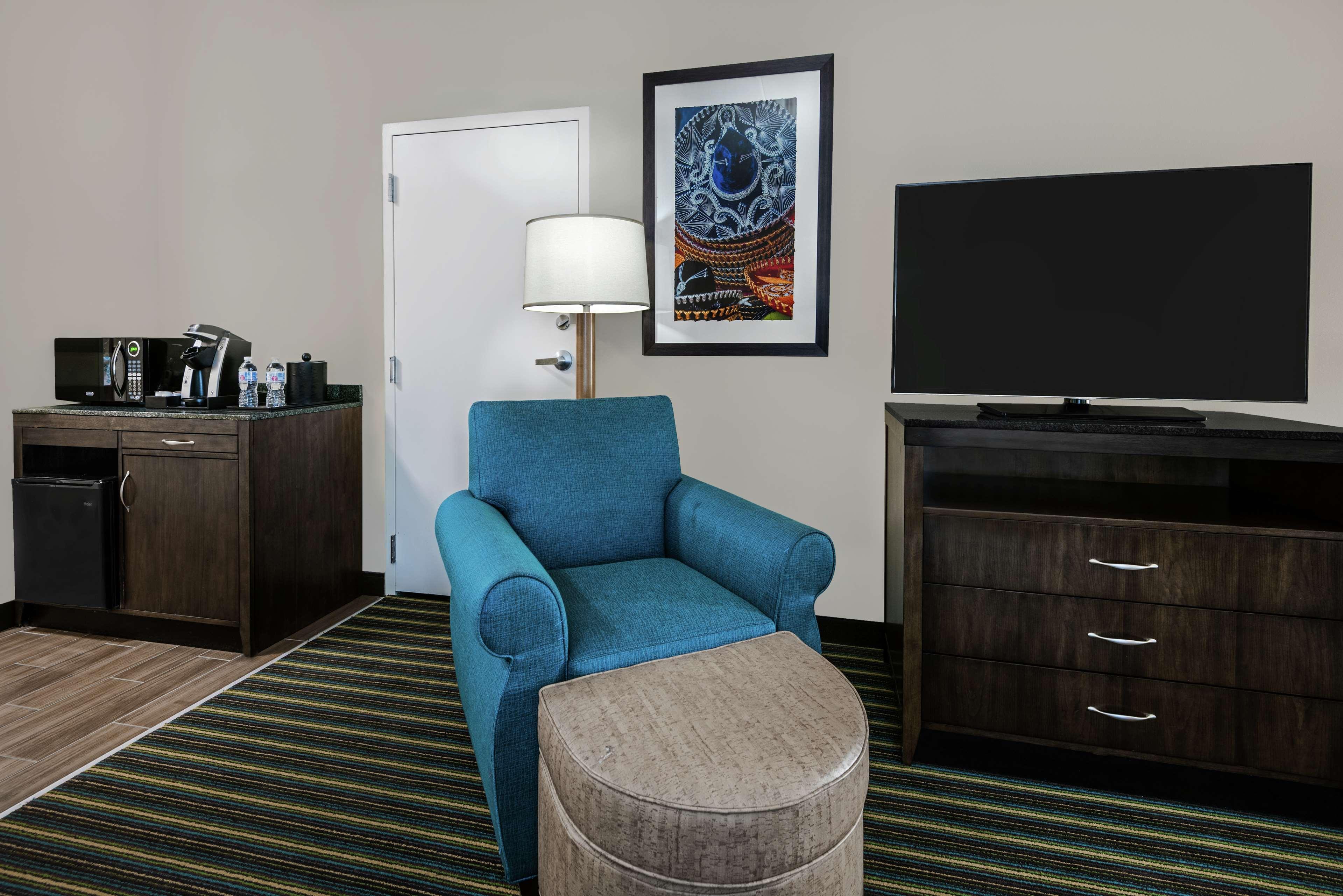 Hilton Garden Inn San Antonio/Rim Pass Drive Exterior foto