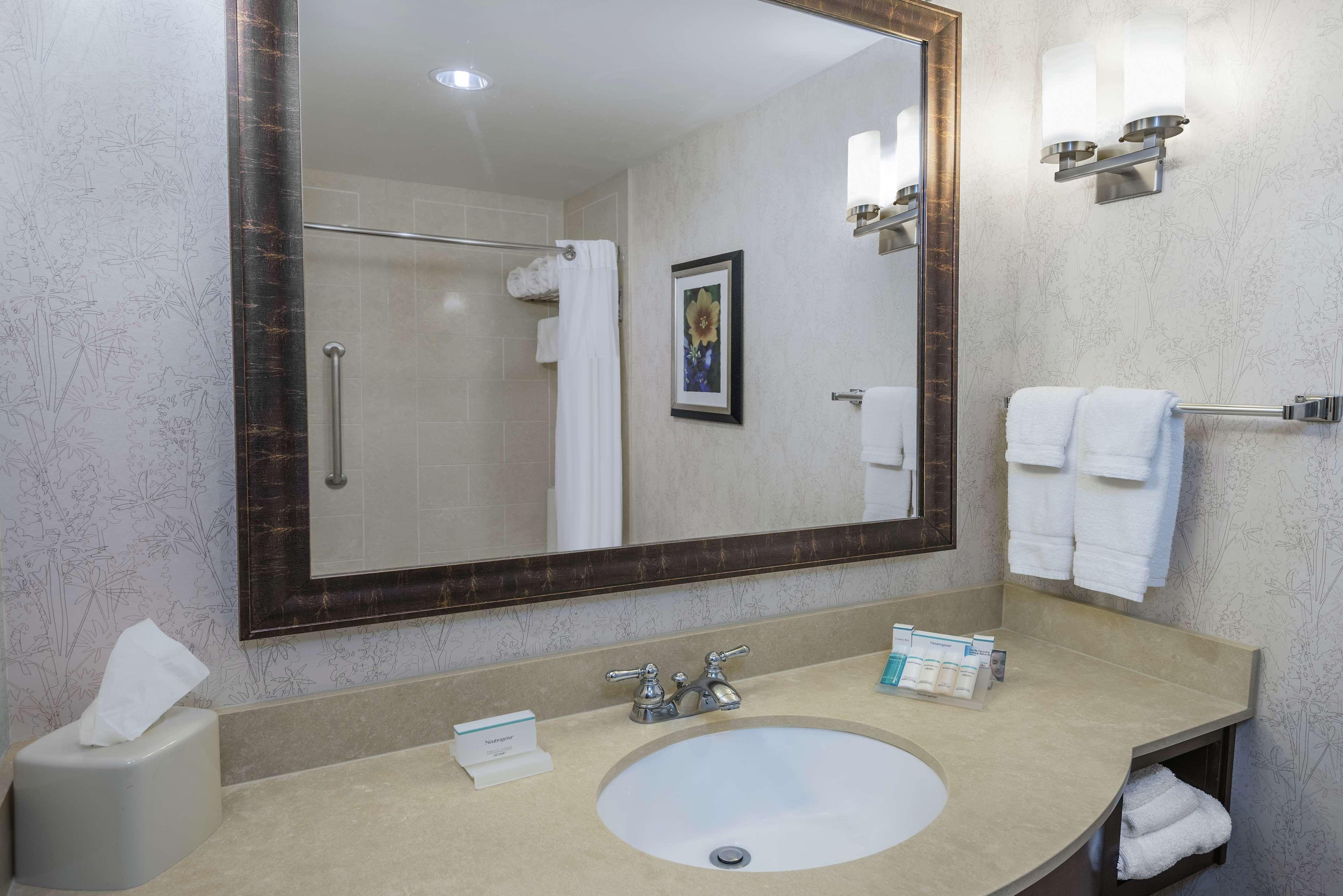 Hilton Garden Inn San Antonio/Rim Pass Drive Exterior foto