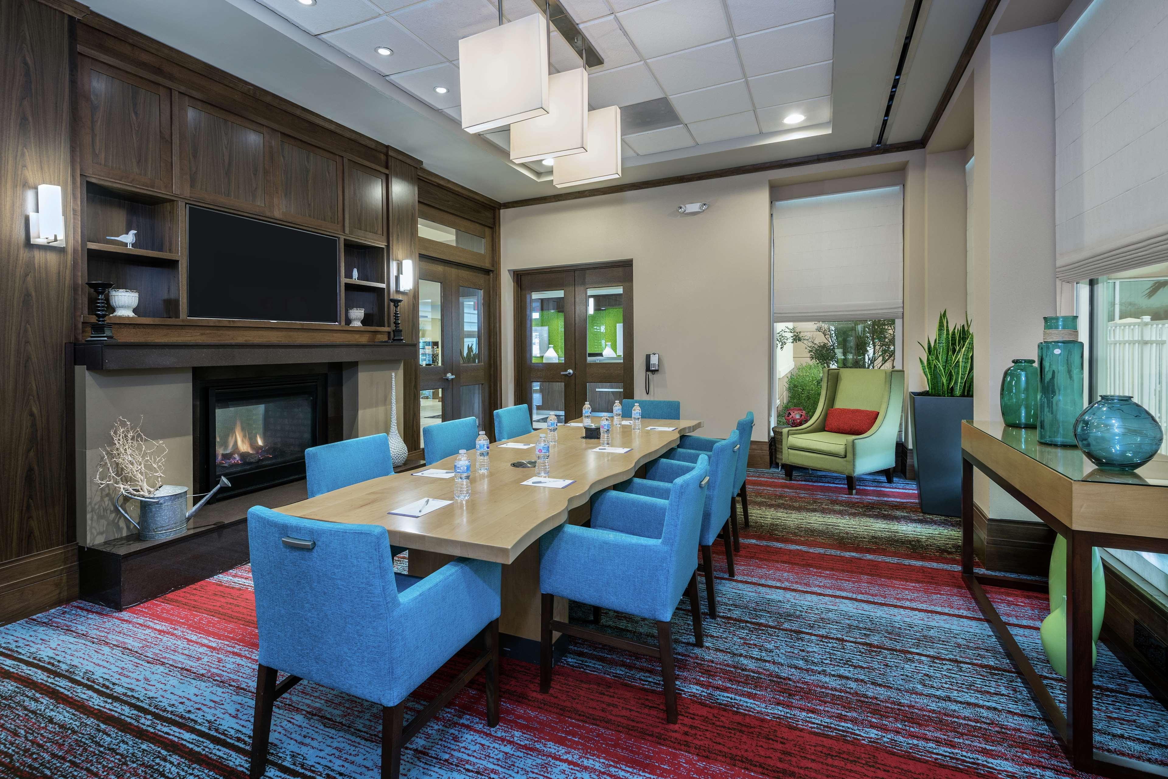 Hilton Garden Inn San Antonio/Rim Pass Drive Exterior foto