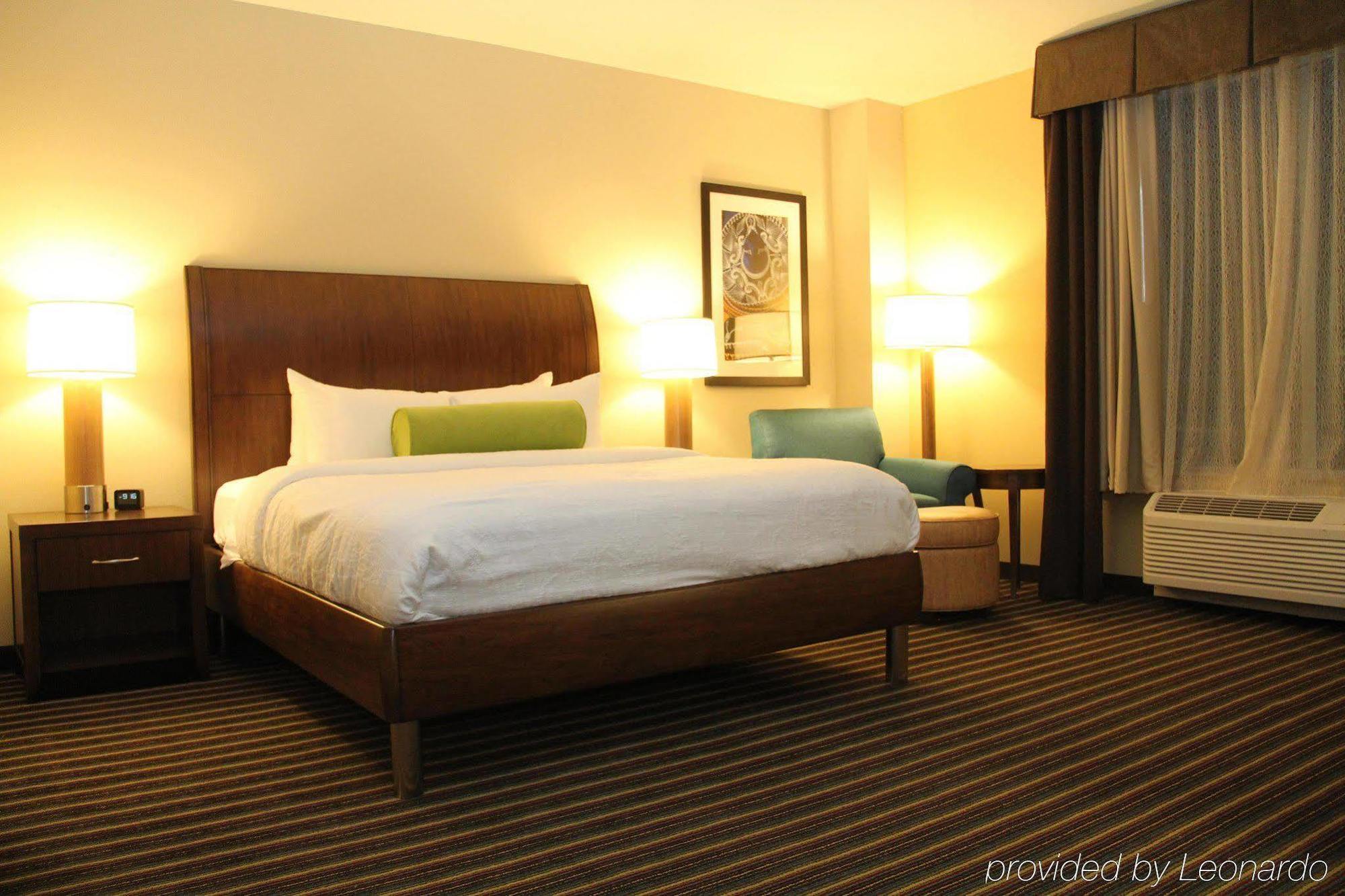 Hilton Garden Inn San Antonio/Rim Pass Drive Exterior foto