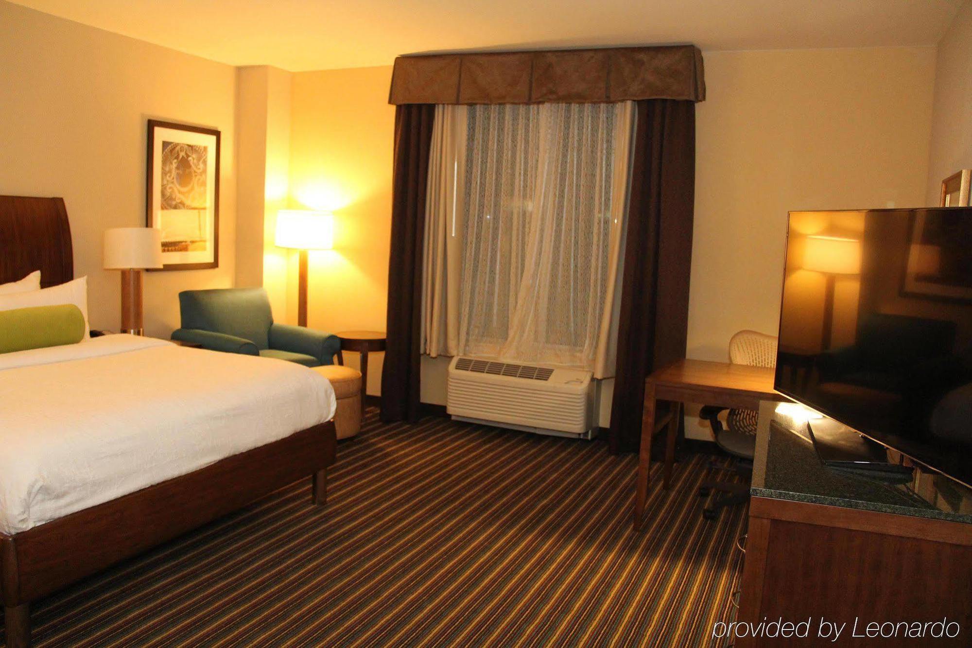 Hilton Garden Inn San Antonio/Rim Pass Drive Exterior foto