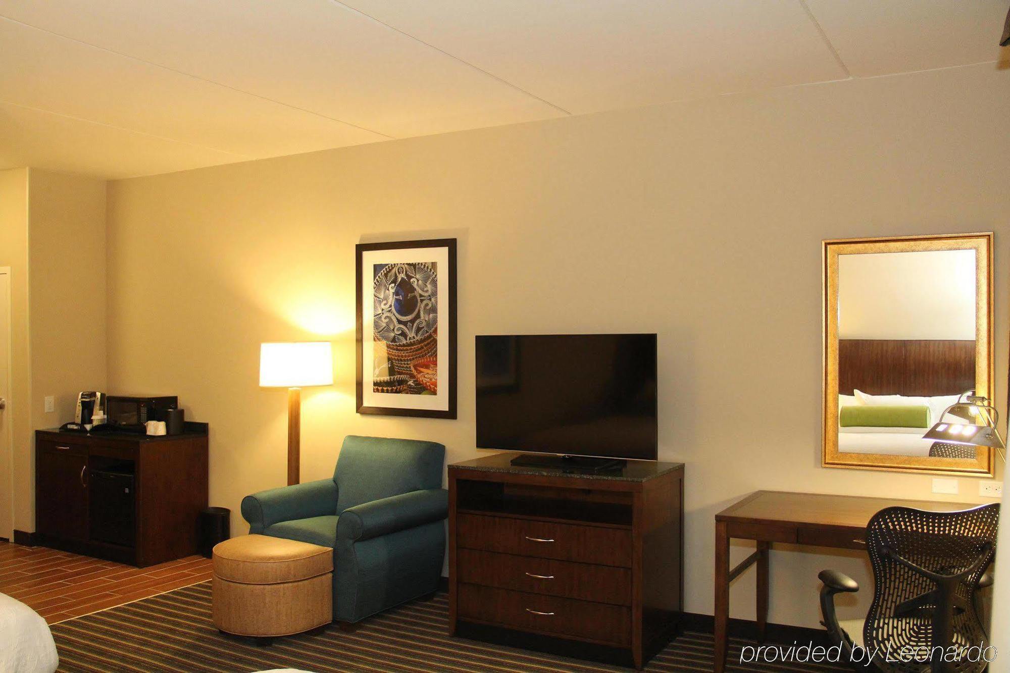 Hilton Garden Inn San Antonio/Rim Pass Drive Exterior foto