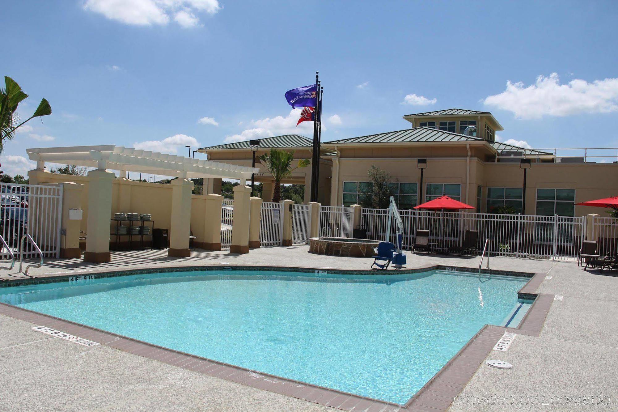 Hilton Garden Inn San Antonio/Rim Pass Drive Exterior foto